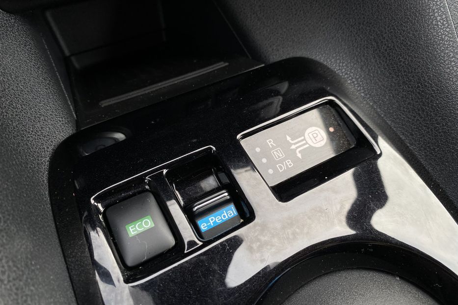 Продам Nissan Leaf 40 kw 2018 года в Луцке