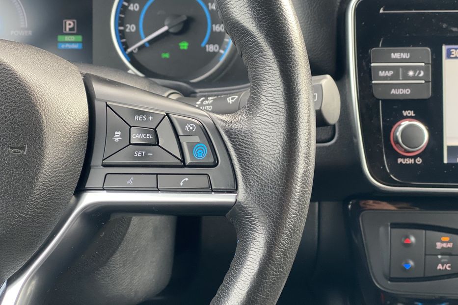 Продам Nissan Leaf 40 kw 2018 года в Луцке