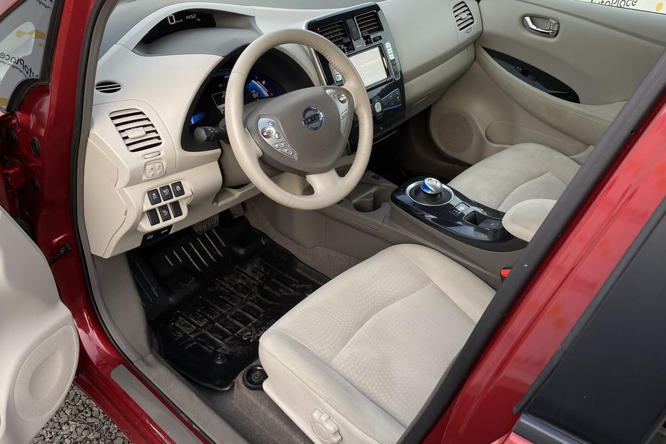 Продам Nissan Leaf 2012 года в Луцке