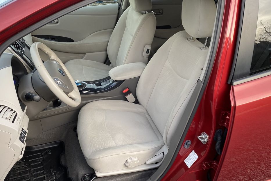 Продам Nissan Leaf 2012 года в Луцке