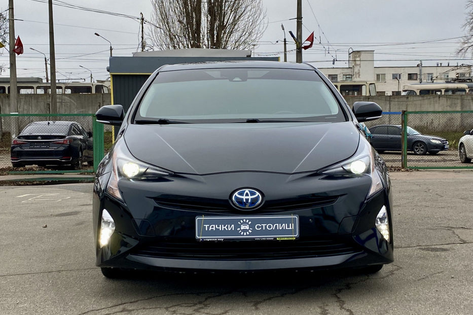 Продам Toyota Prius 1.8 HEV CVT (122 к.с.) 2016 года в Киеве