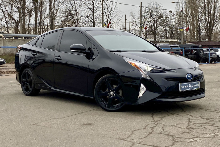 Продам Toyota Prius 1.8 HEV CVT (122 к.с.) 2016 года в Киеве