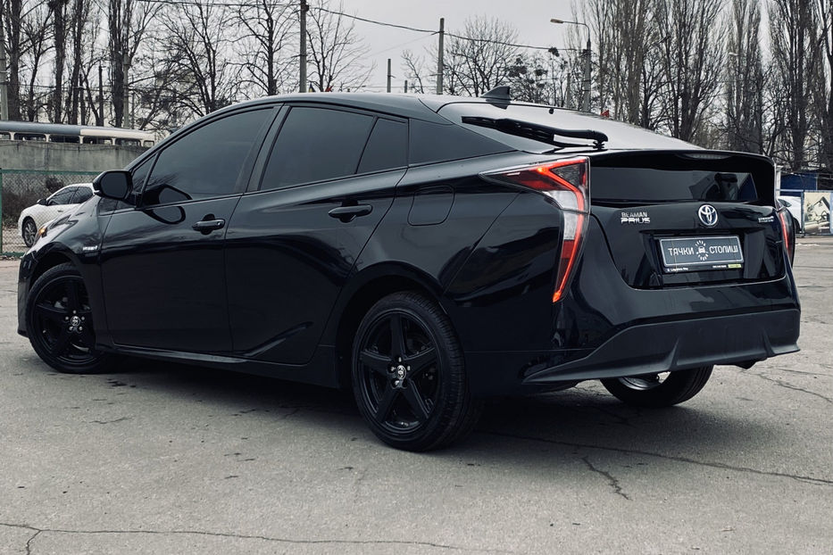 Продам Toyota Prius 1.8 HEV CVT (122 к.с.) 2016 года в Киеве