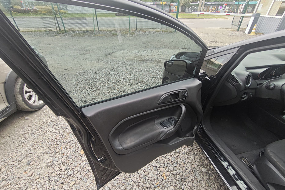 Продам Ford Fiesta 1.6 Ti-VCT PowerShift  2019 года в Киеве