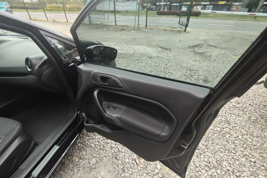 Продам Ford Fiesta 1.6 Ti-VCT PowerShift  2019 года в Киеве