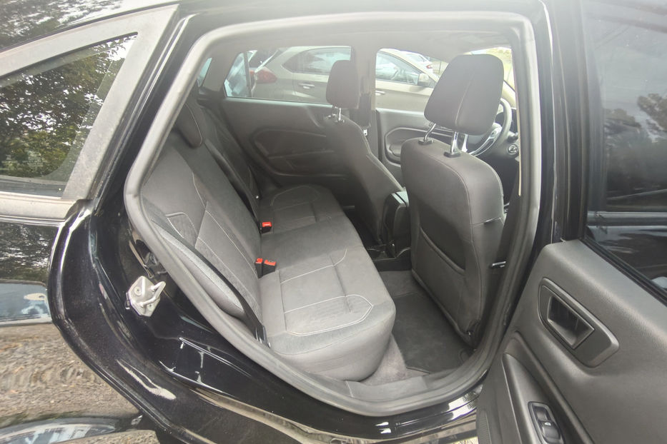 Продам Ford Fiesta 1.6 Ti-VCT PowerShift  2019 года в Киеве