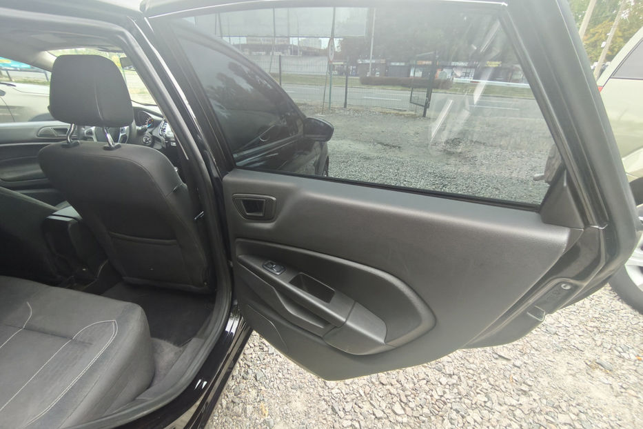 Продам Ford Fiesta 1.6 Ti-VCT PowerShift  2019 года в Киеве