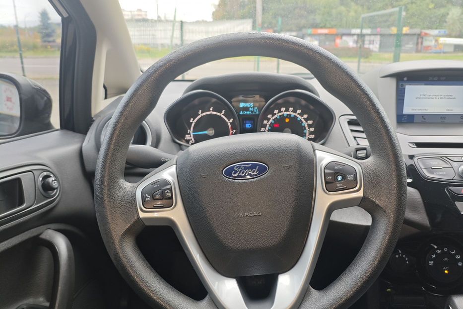 Продам Ford Fiesta 1.6 Ti-VCT PowerShift  2019 года в Киеве