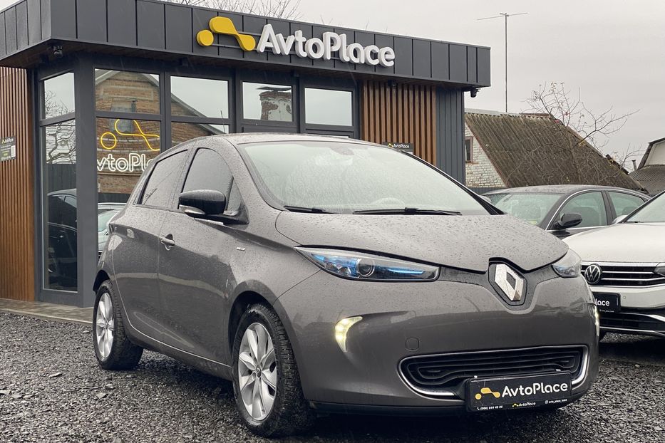 Продам Renault Zoe 41 2017 года в Луцке