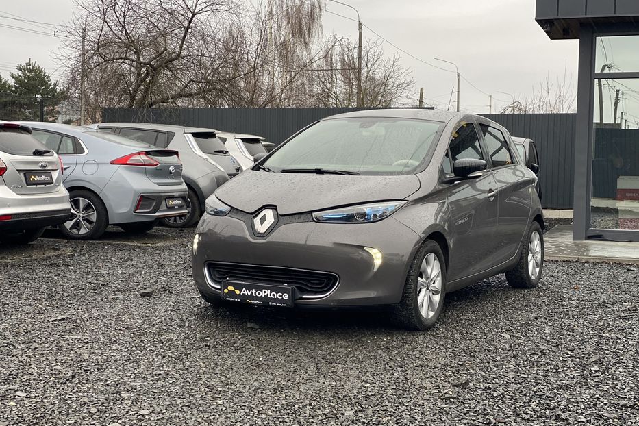Продам Renault Zoe 41 2017 года в Луцке