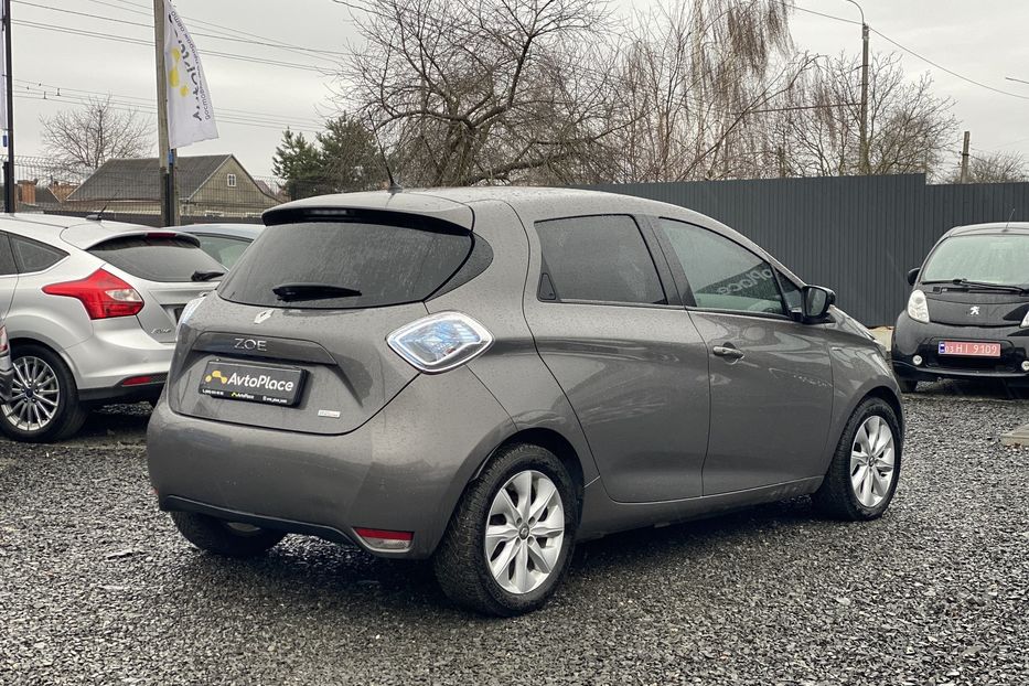 Продам Renault Zoe 41 2017 года в Луцке