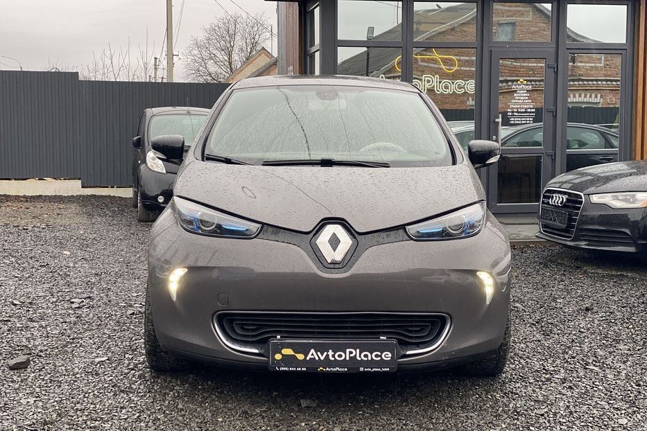 Продам Renault Zoe 41 2017 года в Луцке