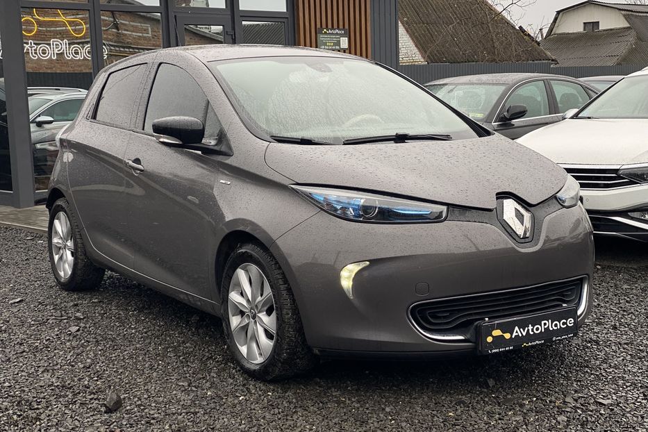 Продам Renault Zoe 41 2017 года в Луцке
