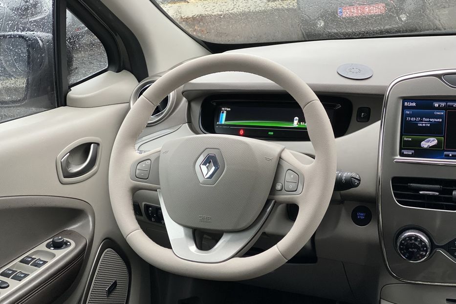 Продам Renault Zoe 41 2017 года в Луцке