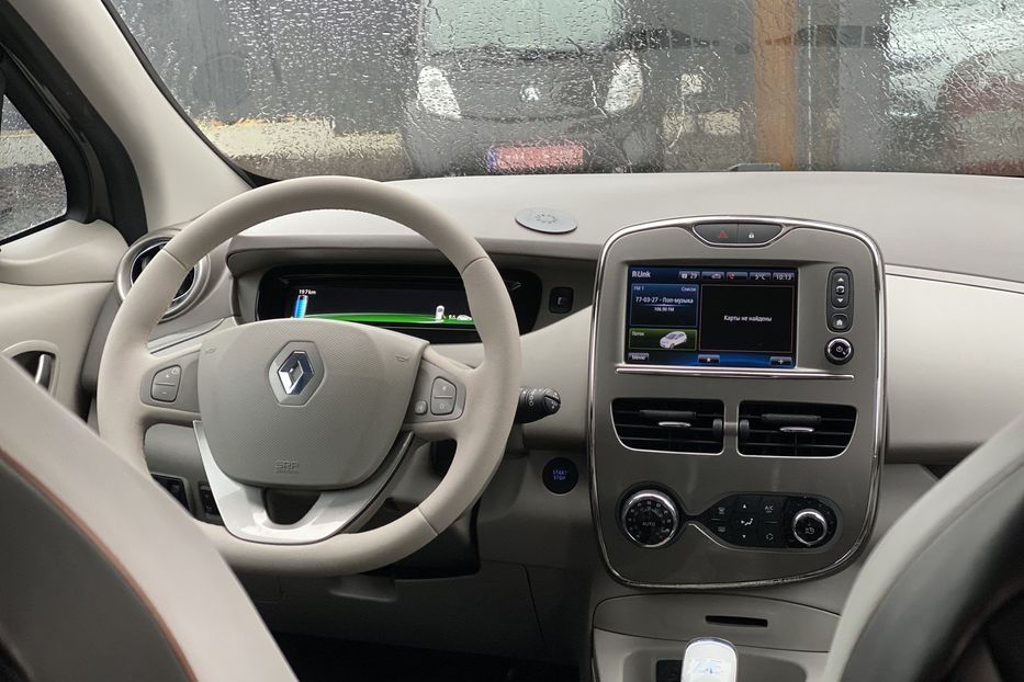 Продам Renault Zoe 41 2017 года в Луцке