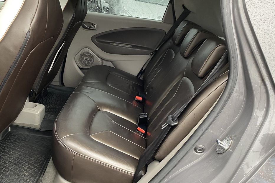 Продам Renault Zoe 41 2017 года в Луцке