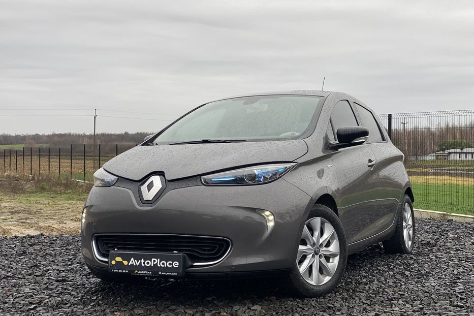 Продам Renault Zoe 41 2017 года в Луцке