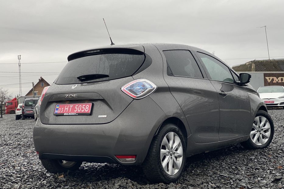Продам Renault Zoe 41 2017 года в Луцке