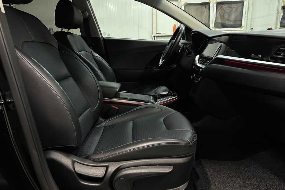 Продам Kia Niro 64кВт Макс.комплектація! 2022 года в Львове