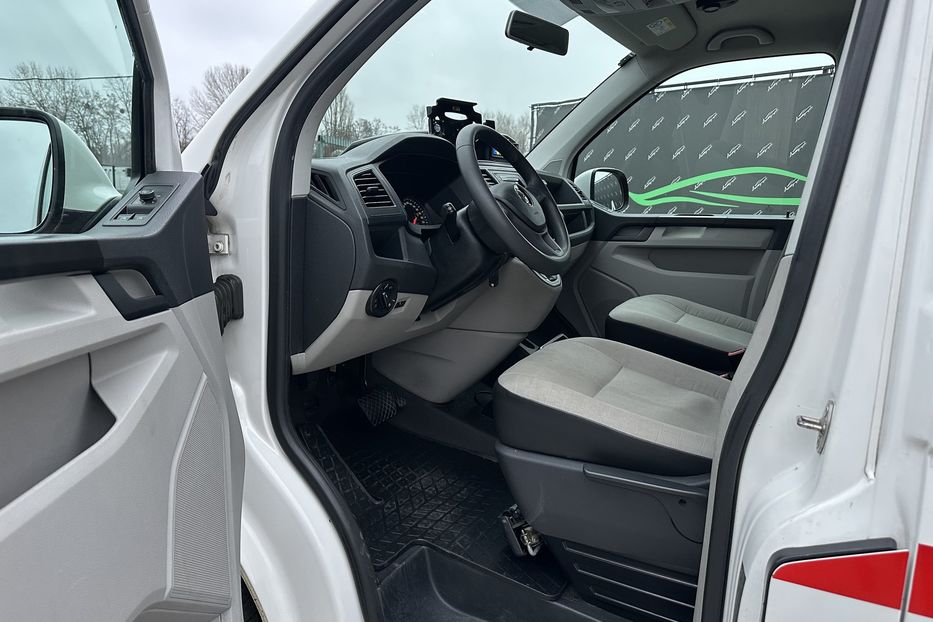 Продам Volkswagen T6 (Transporter) пасс. Швидка допомога 2017 года в Киеве