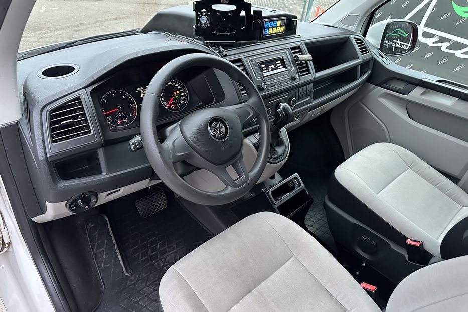 Продам Volkswagen T6 (Transporter) пасс. Швидка допомога 2017 года в Киеве