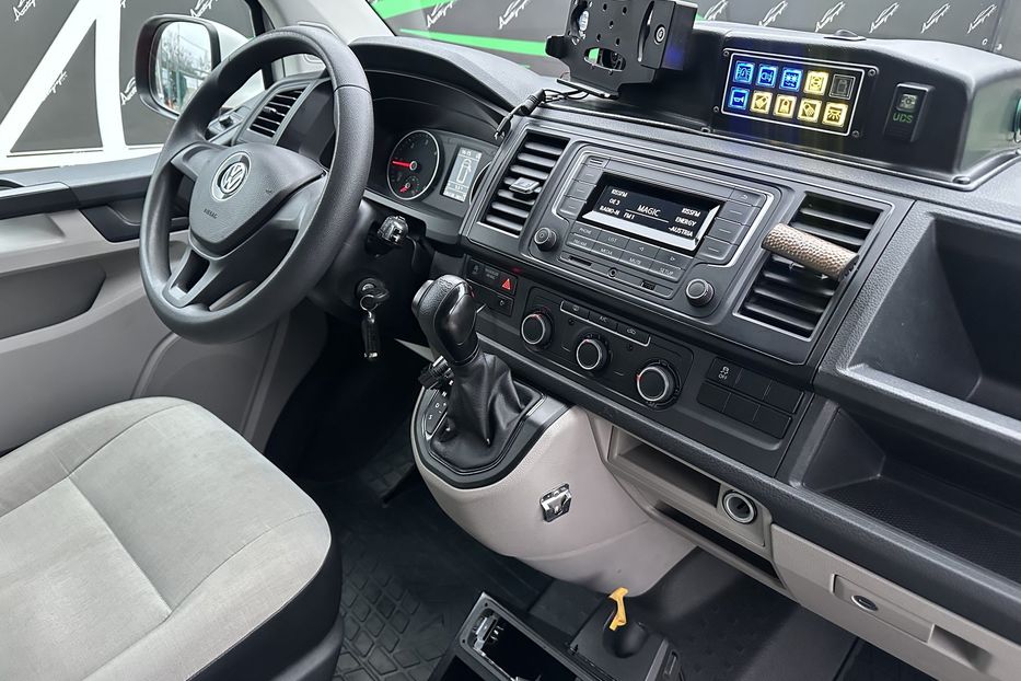 Продам Volkswagen T6 (Transporter) пасс. Швидка допомога 2017 года в Киеве