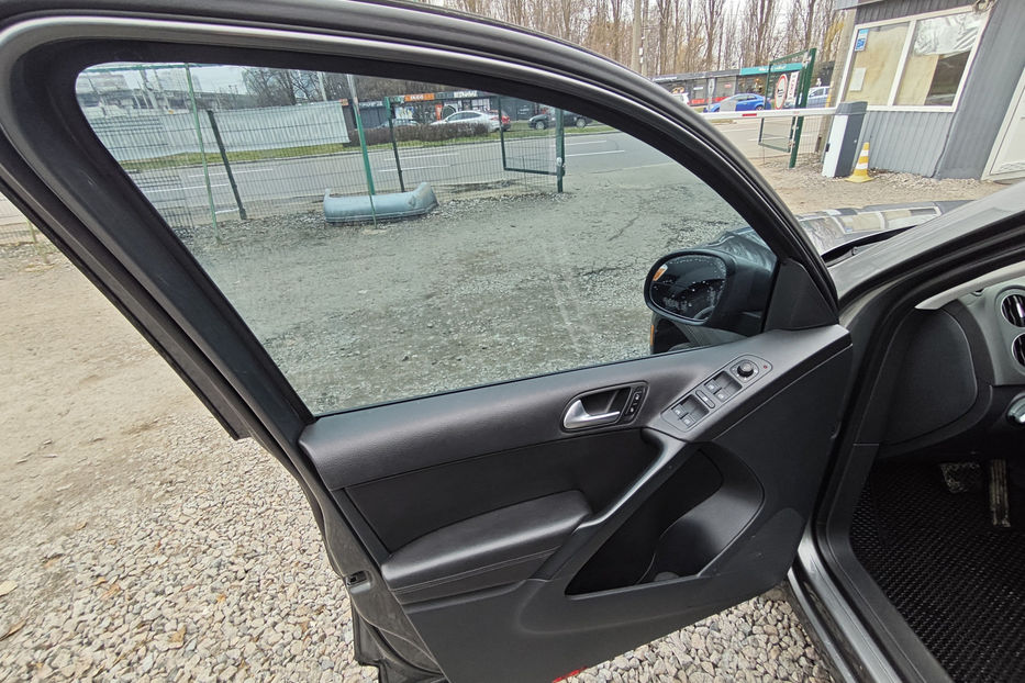 Продам Volkswagen Tiguan 2.0 TSI МТ (180 к.с.) 4Motion  2017 года в Киеве