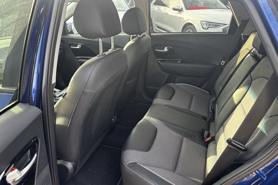 Продам Kia Niro 64 KW авто у Львові  2021 года в Львове