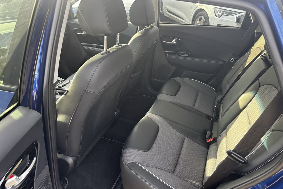 Продам Kia Niro 64 KW авто у Львові  2021 года в Львове