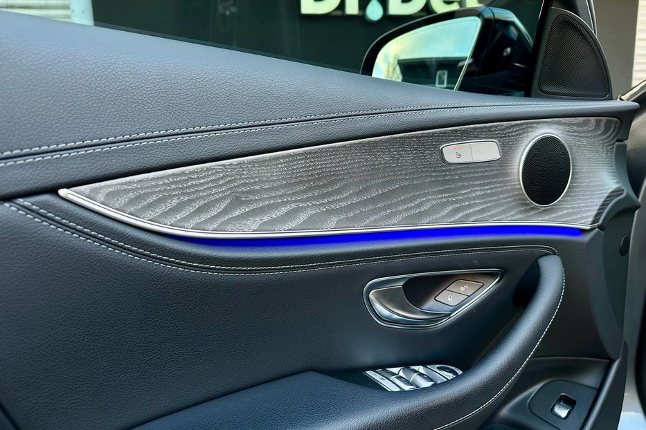 Продам Mercedes-Benz E-Class 220 AMG  2021 года в Киеве