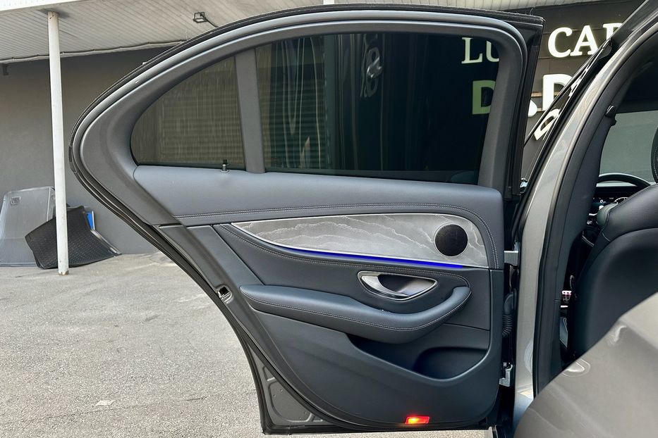 Продам Mercedes-Benz E-Class 220 AMG  2021 года в Киеве