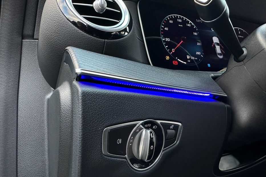 Продам Mercedes-Benz E-Class 220 AMG  2021 года в Киеве