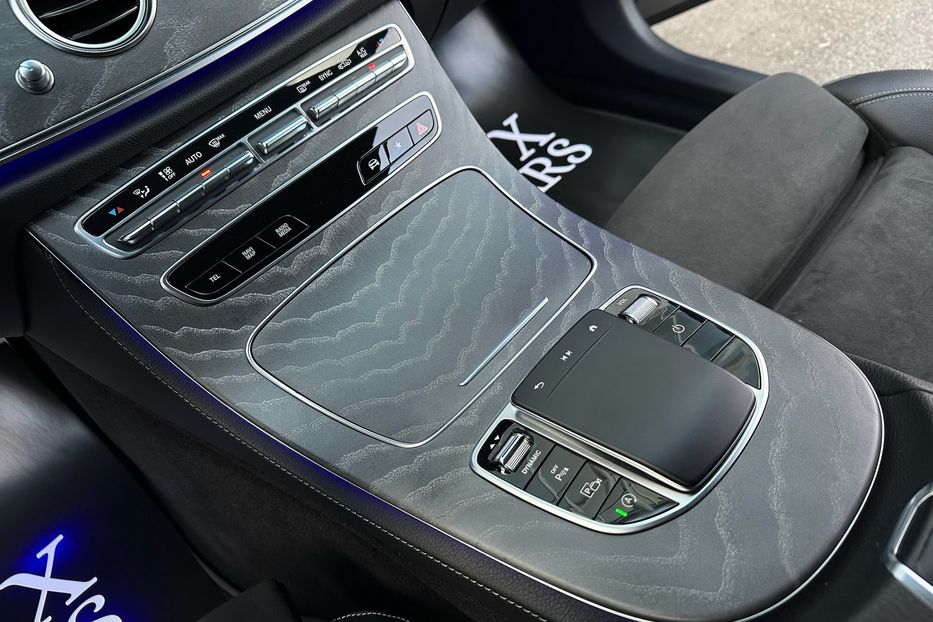 Продам Mercedes-Benz E-Class 220 AMG  2021 года в Киеве