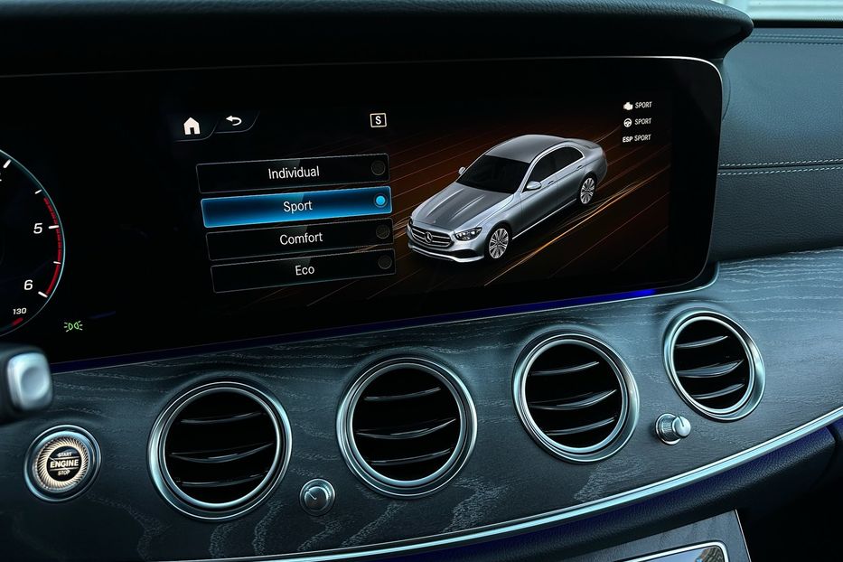 Продам Mercedes-Benz E-Class 220 AMG  2021 года в Киеве