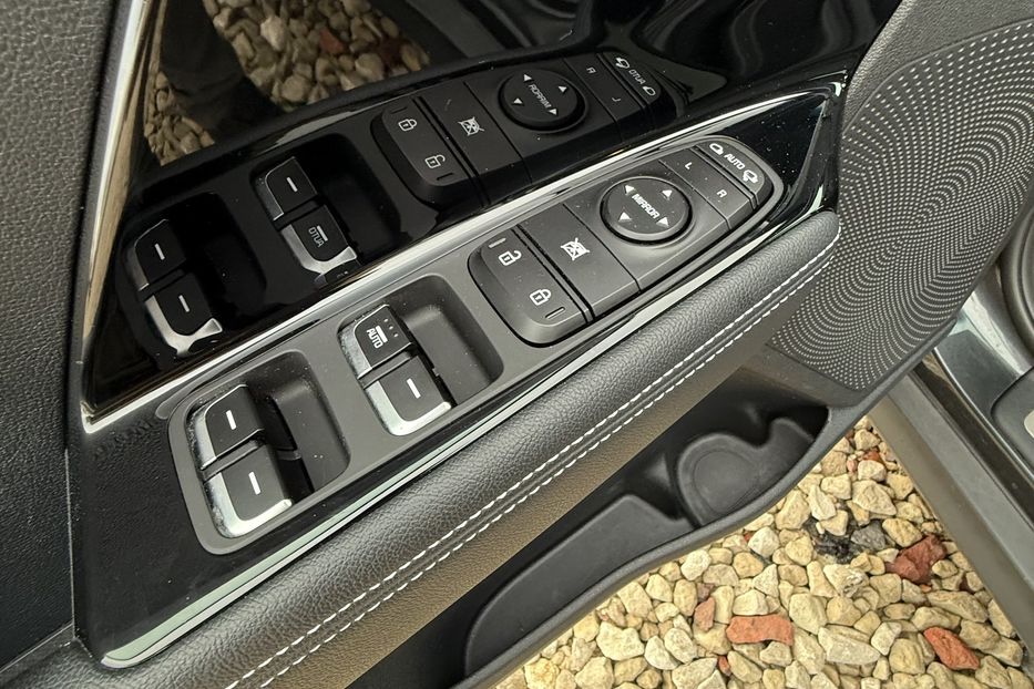 Продам Kia Niro 64 KWt  2021 года в Львове