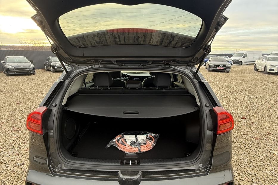 Продам Kia Niro 64 KWt  2021 года в Львове