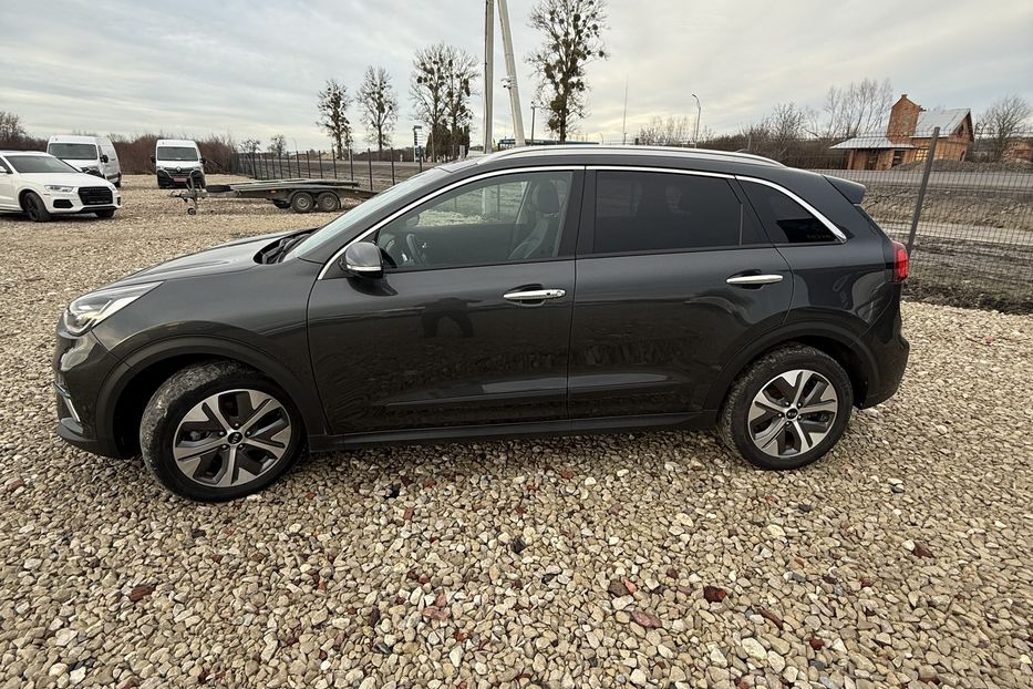 Продам Kia Niro 64 KWt  2021 года в Львове