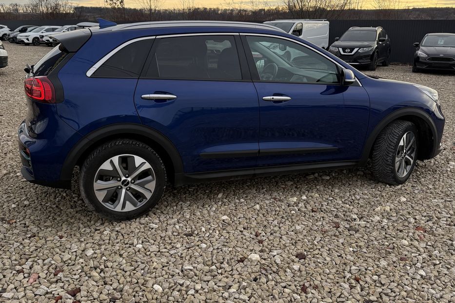 Продам Kia Niro 64 kWt  2022 года в Львове