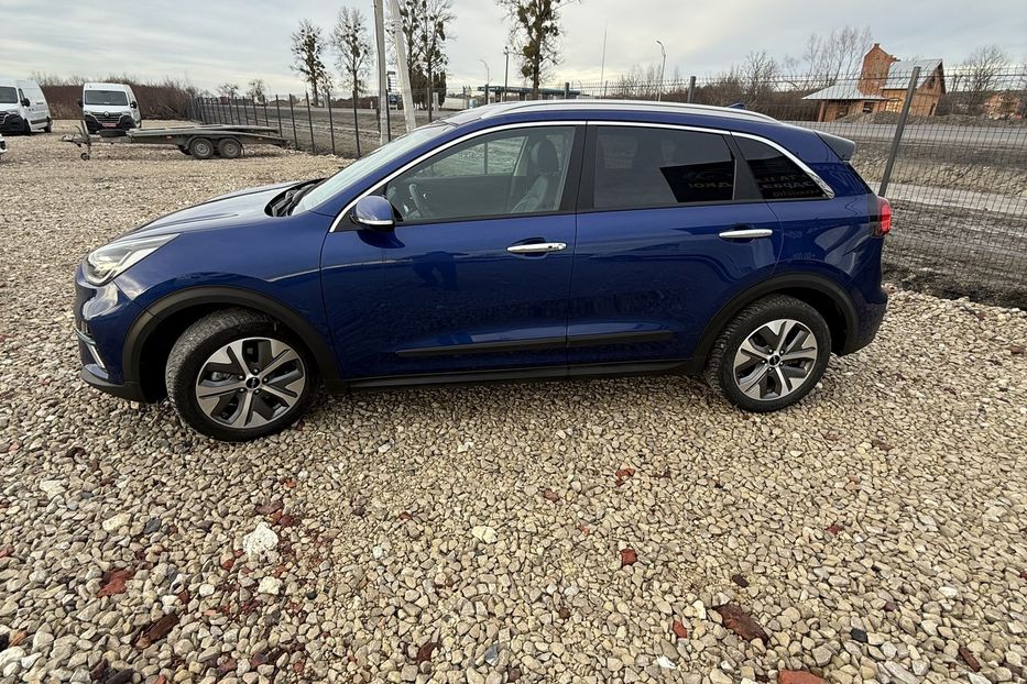 Продам Kia Niro 64 kWt  2022 года в Львове
