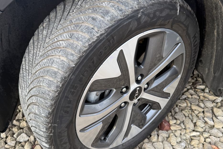 Продам Kia Niro 64 kWt  2022 года в Львове