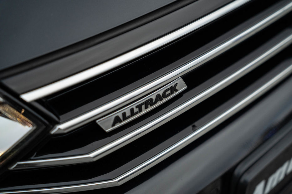 Продам Volkswagen Passat Alltrack 2019 года в Черновцах