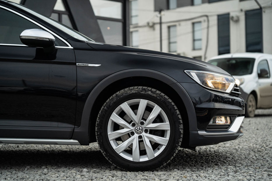 Продам Volkswagen Passat Alltrack 2019 года в Черновцах