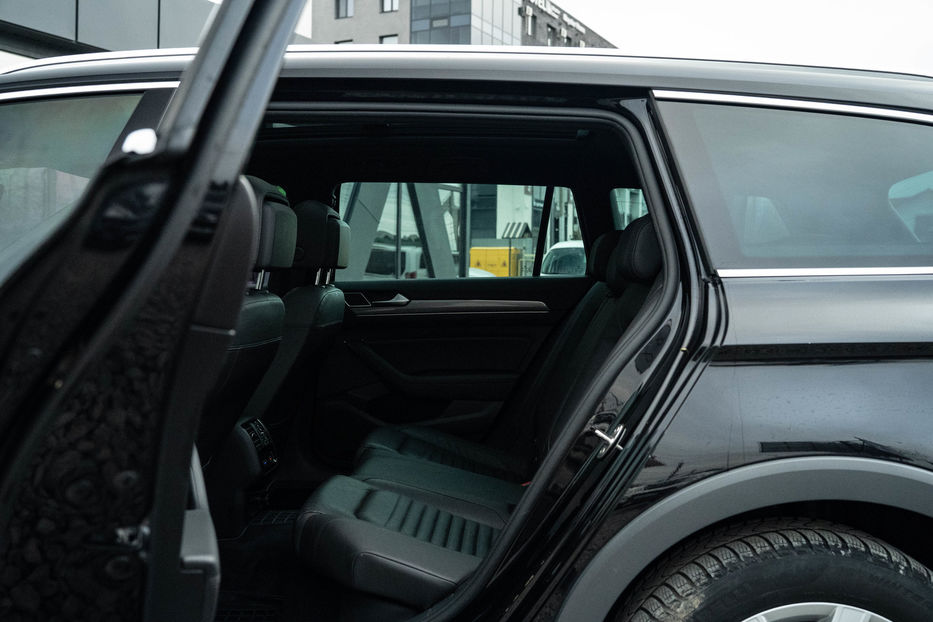 Продам Volkswagen Passat Alltrack 2019 года в Черновцах