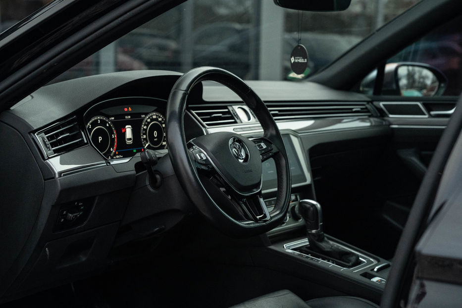 Продам Volkswagen Passat Alltrack 2019 года в Черновцах