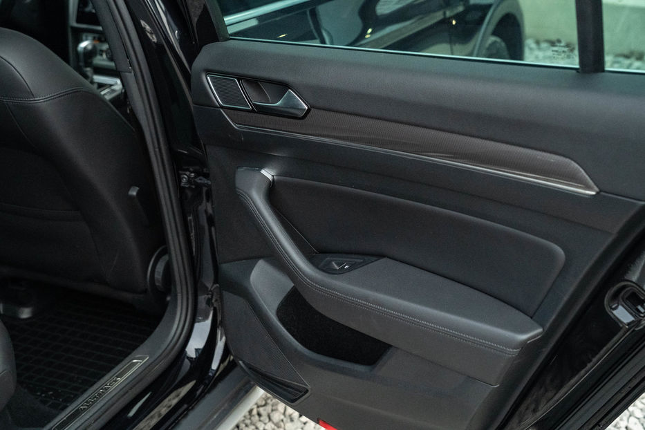 Продам Volkswagen Passat Alltrack 2019 года в Черновцах