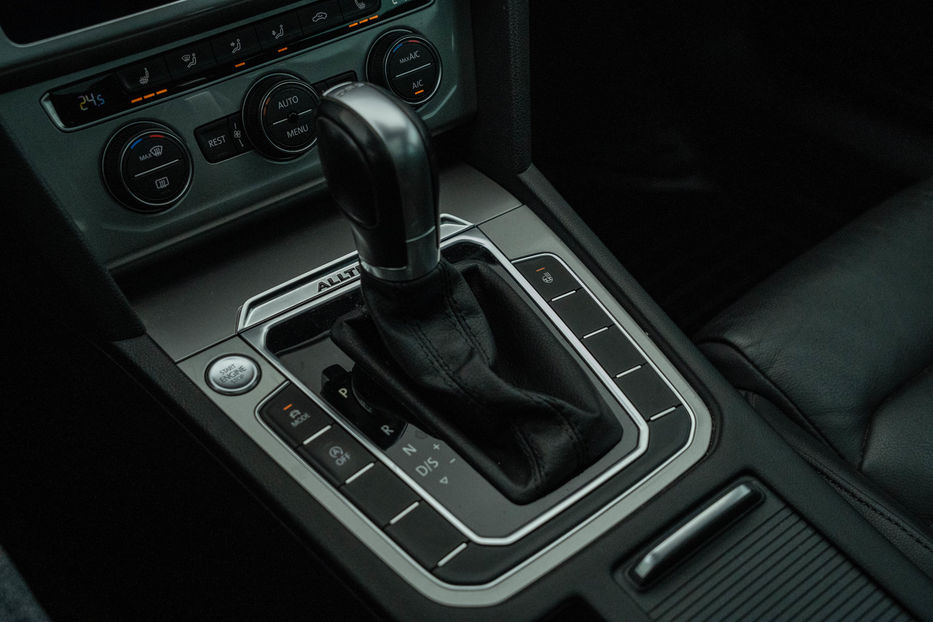 Продам Volkswagen Passat Alltrack 2019 года в Черновцах