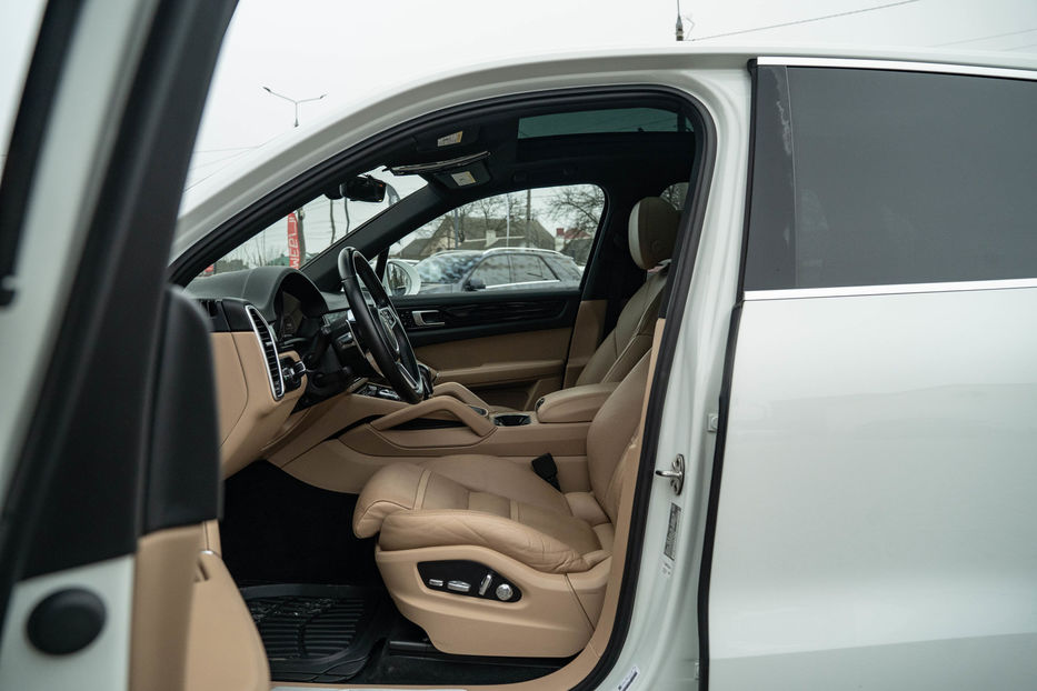 Продам Porsche Cayenne 2019 года в Черновцах
