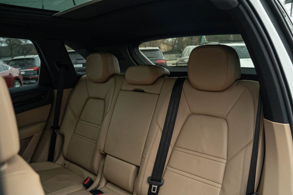 Продам Porsche Cayenne 2019 года в Черновцах