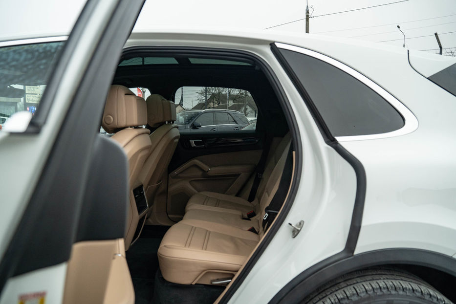 Продам Porsche Cayenne 2019 года в Черновцах