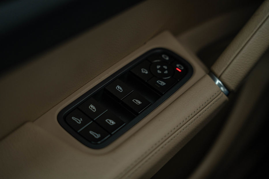 Продам Porsche Cayenne 2019 года в Черновцах